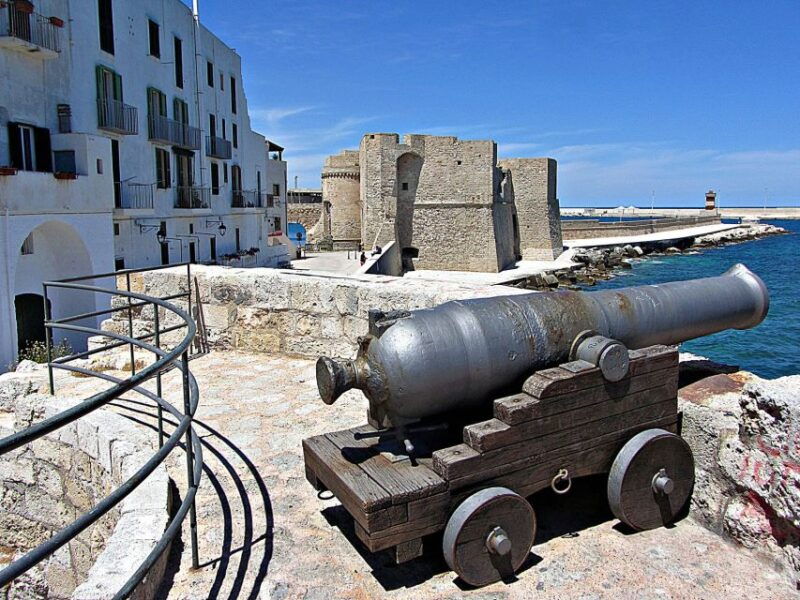 walking-tour-in-the-wonderful-monopoli
