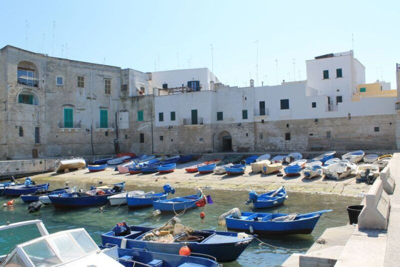 walking-tour-in-the-wonderful-monopoli