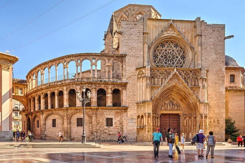 Walking Tour in Valencia - Key Points  