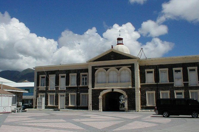 walking-tour-of-basseterre