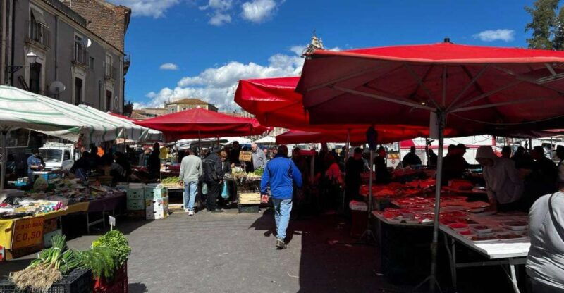 walking-tour-of-catania-exploring-the-typical-markets