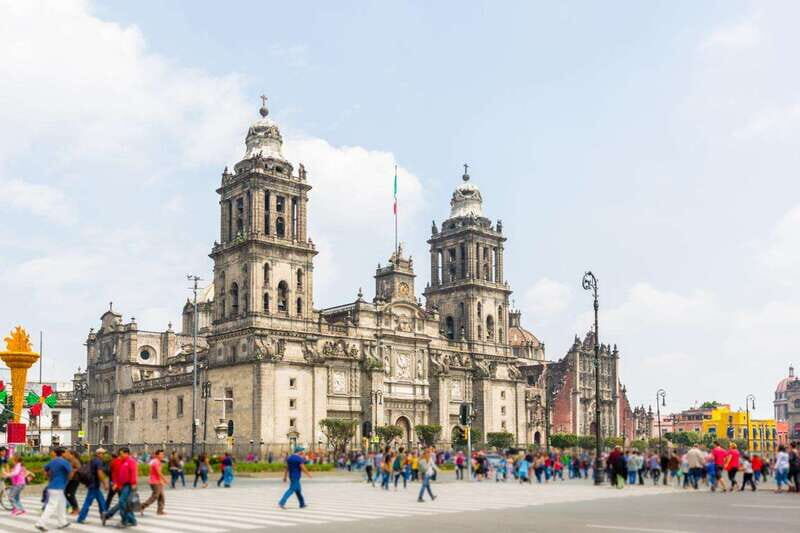 Walking Tour of Mexico Citys Iconic Landmarks - An In-Depth Look at the Tour Itinerary