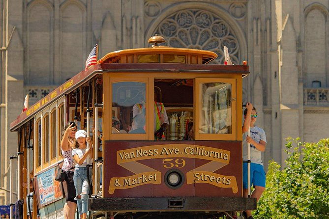 walking-tour-of-nob-hill-cable-cars-luxury-hotels-french-gothic-cathedral