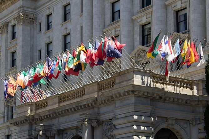 walking-tour-of-nob-hill-cable-cars-luxury-hotels-french-gothic-cathedral