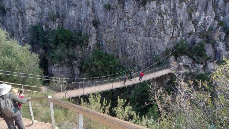 walking-tour-of-the-canyon-and-hanging-bridges-of-chulilla