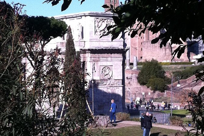 walking-tour-of-the-colosseum-the-roman-forum-and-palatine-hill