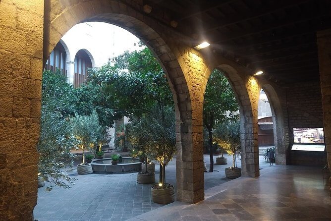 Walking tour of the Gothic Quarter of Barcelona with pintxos tasting - Who Is This Tour Best For?