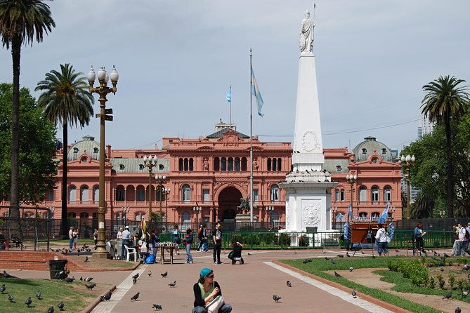 walking-tour-of-the-plaza-de-mayo-in-buenos-aires