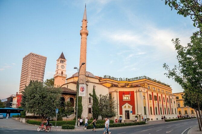 walking-tour-of-tirana-history-culture