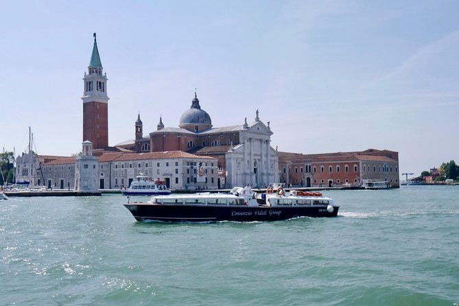 walking-tour-of-venice-with-mini-cruise