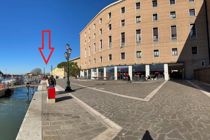 walking-tour-of-venice-with-mini-cruise