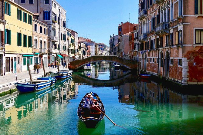 walking-tour-of-venice-with-mini-cruise