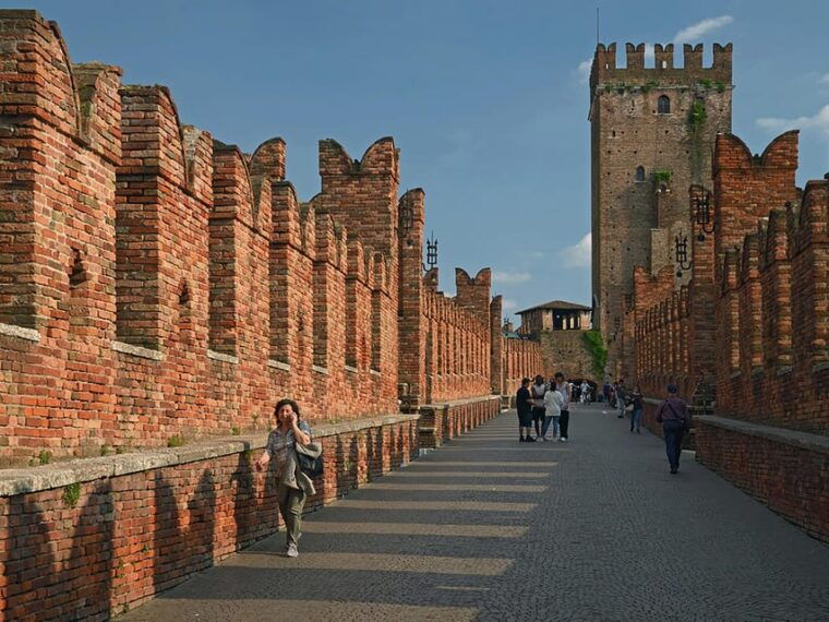 walking-tour-of-veronas-best-arena-and-historic-sights
