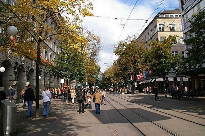 walking-tour-of-zurich-your-first-overview-of-the-city-private-tour