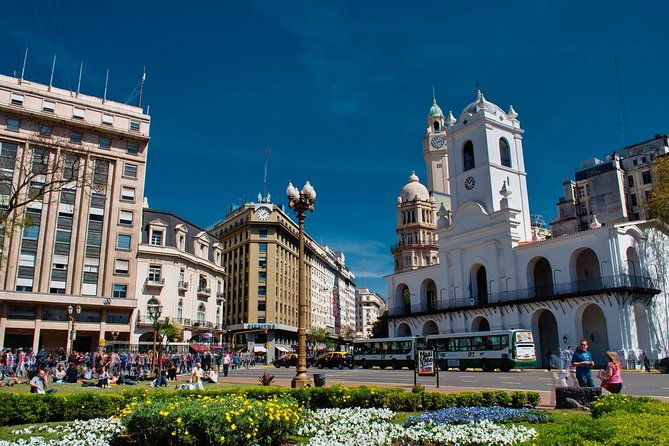 walking-tour-plaza-de-mayo-and-coffee-time-at-cafe-tortonis