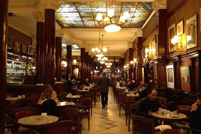 walking-tour-plaza-de-mayo-and-coffee-time-at-cafe-tortonis