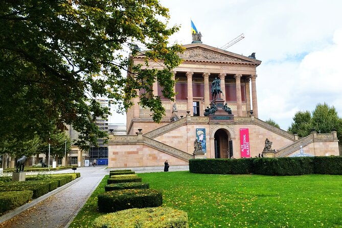 walking-tour-private-guide-1-up-to-10-people-tailor-made