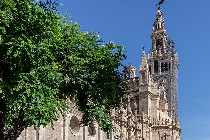 walking-tour-through-the-monumental-and-historical-area-of-seville