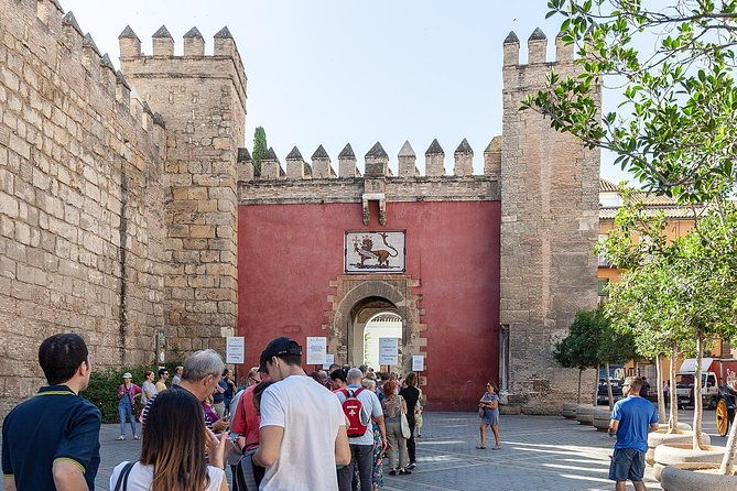 walking-tour-through-the-monumental-and-historical-area-of-seville