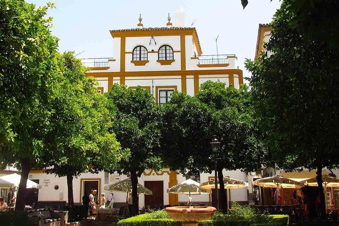 walking-tour-through-the-old-jewish-quarter-of-santa-cruz