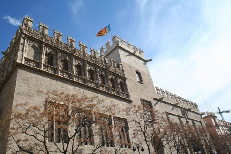 walking-tour-through-valencias-historic-centre