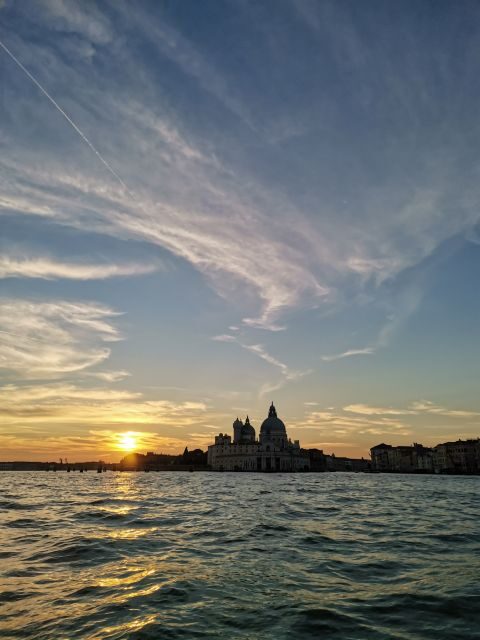Walking Tour with optional motor boat Ride - Key Points
