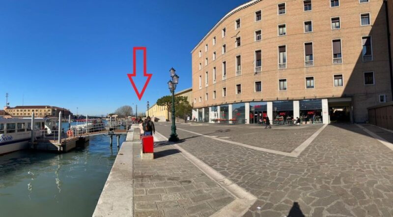 Walking Tour with optional motor boat Ride - The Gondola Ride: An Optional Venetian Classic