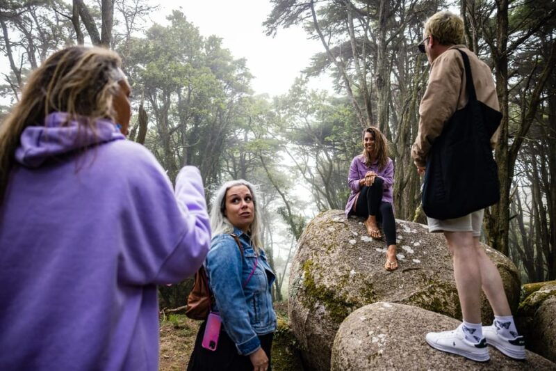 walking-tourpena-palace-moorish-castlequinta-da-regaleira