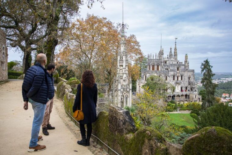 walking-tourpena-palace-moorish-castlequinta-da-regaleira