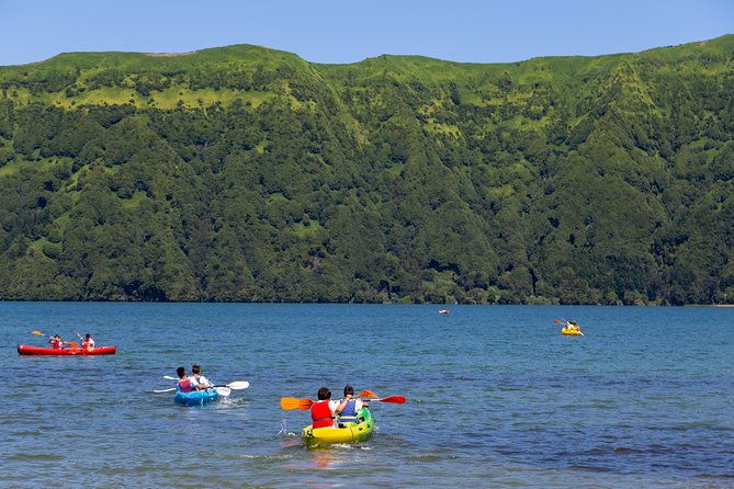 walking-trail-tasting-session-and-kayaking