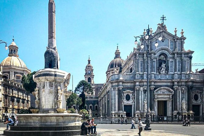 walkingtour-catania-discovering-the-city-of-lava-with-a-licensed-guide