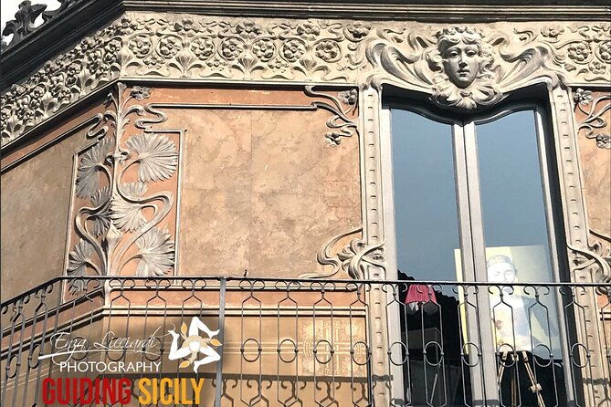 walkingtour-catania-discovering-the-city-of-lava-with-a-licensed-guide