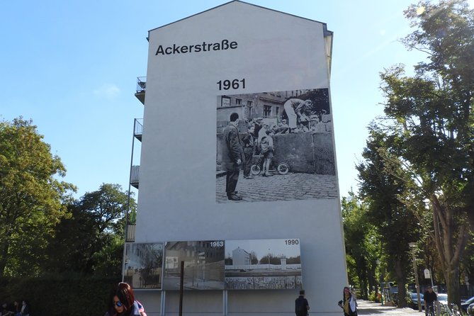 wall-tour-fates-love-stories-and-heroes