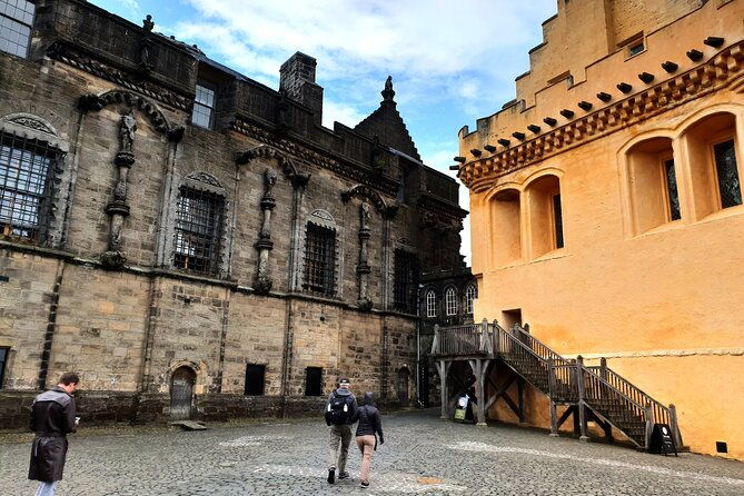 wallace-monument-stirling-castle-linlithgow-palace-luxury-mpv