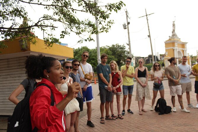 walled-cartagena-group-tour-with-live-audio-system