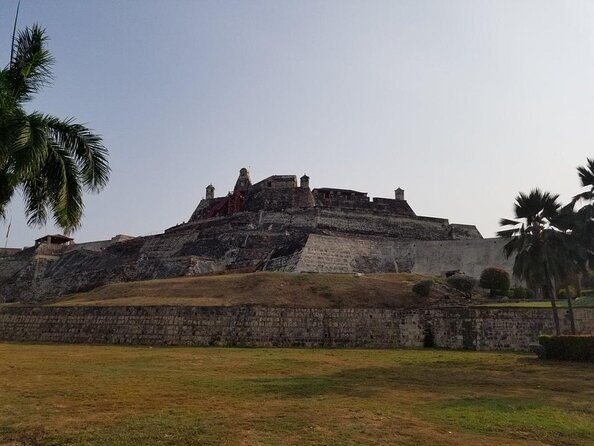 walled-city-san-felipe-castle-popa-convent-cartagena-city-tour