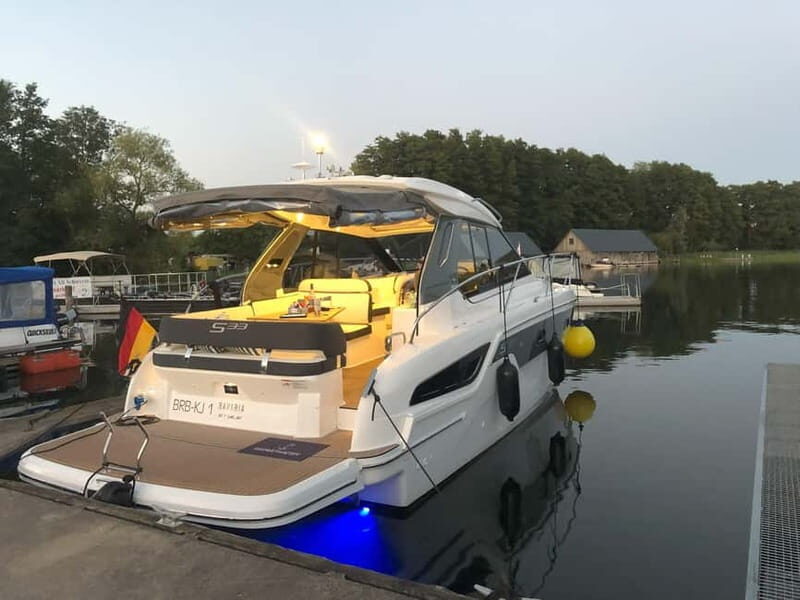 Waren (Müritz): Fun Cruise motor yacht with skipper - 4 hours - Why You’ll Love This Müritz Yacht Tour