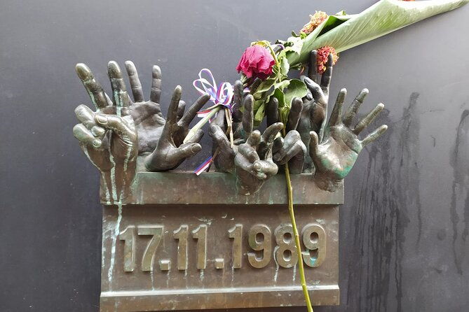 wars-and-totality-history-tour-in-prague