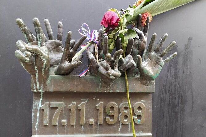 wars-and-totality-history-tour-in-prague