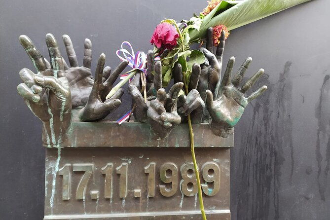 wars-and-totality-history-tour-in-prague