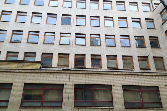 wars-and-totality-private-walking-tour-in-prague