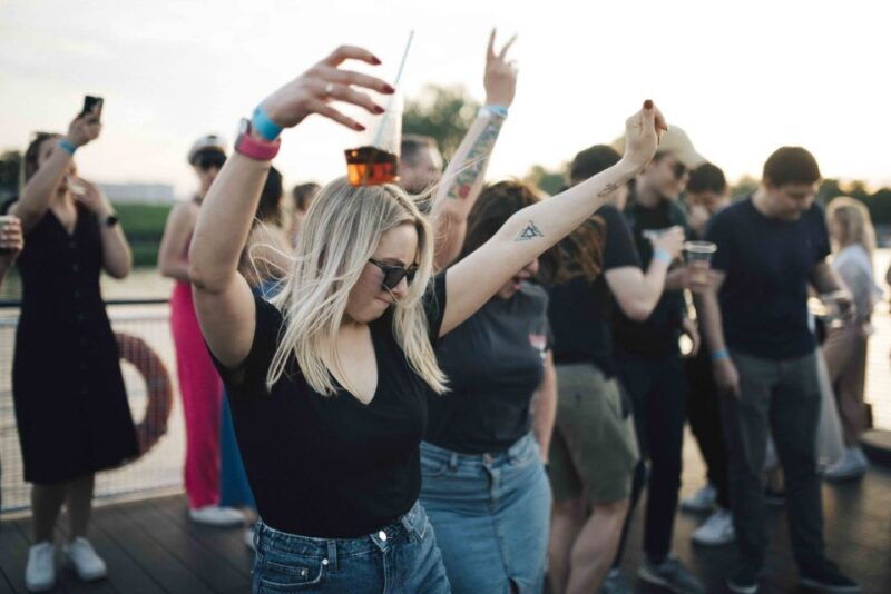 warsaw-boat-party-with-unlimited-drinks-vip-club-entrance