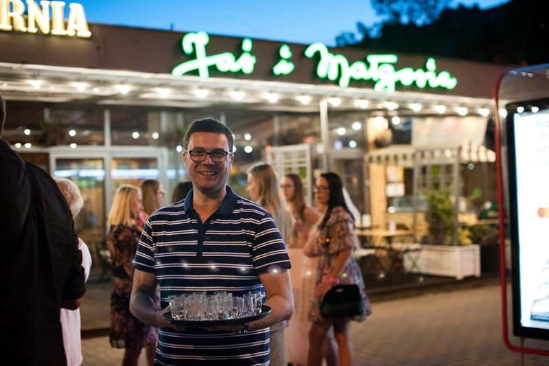 Warsaw: "Cheers on Wheels" Vodka Tasting Tour by Retro Bus - What to Expect from the Warsaw Vodka Tasting Tour
