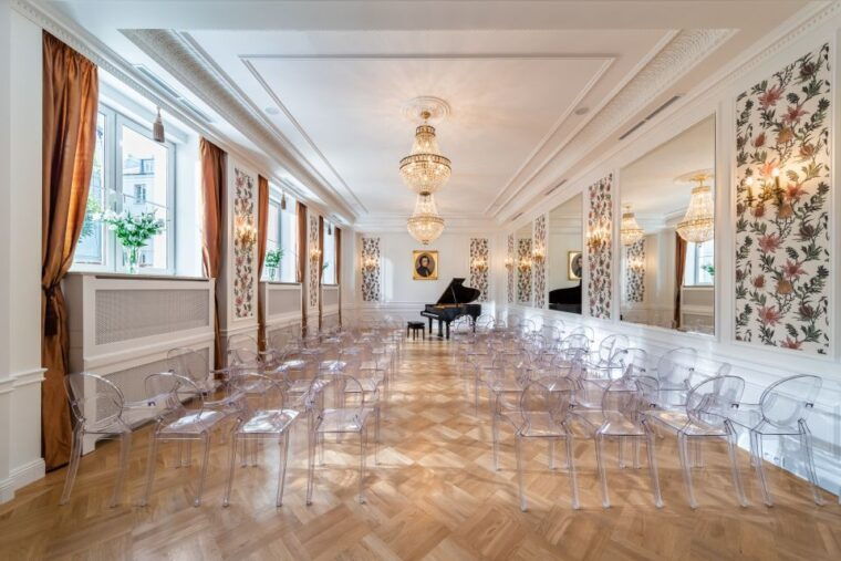 warsaw-chopin-concert-ticket-with-glass-of-champagne