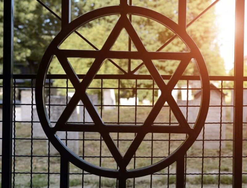 warsaw-daily-jewish-ghetto-guided-tour-with-jewish-cemetery