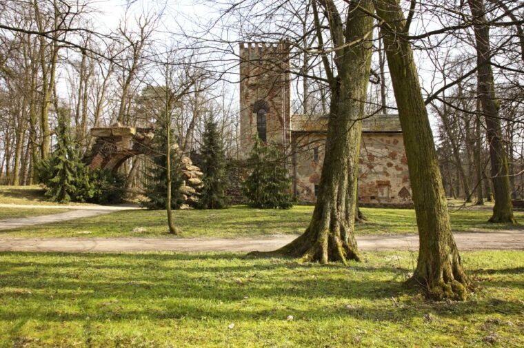 warsaw-full-day-outskirts-private-tour