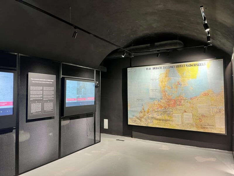 warsaw-guided-tour-of-the-cold-war-museum