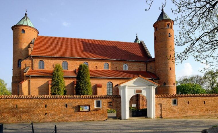 warsaw-half-day-private-chopin-tour-to-zelazowa-wola