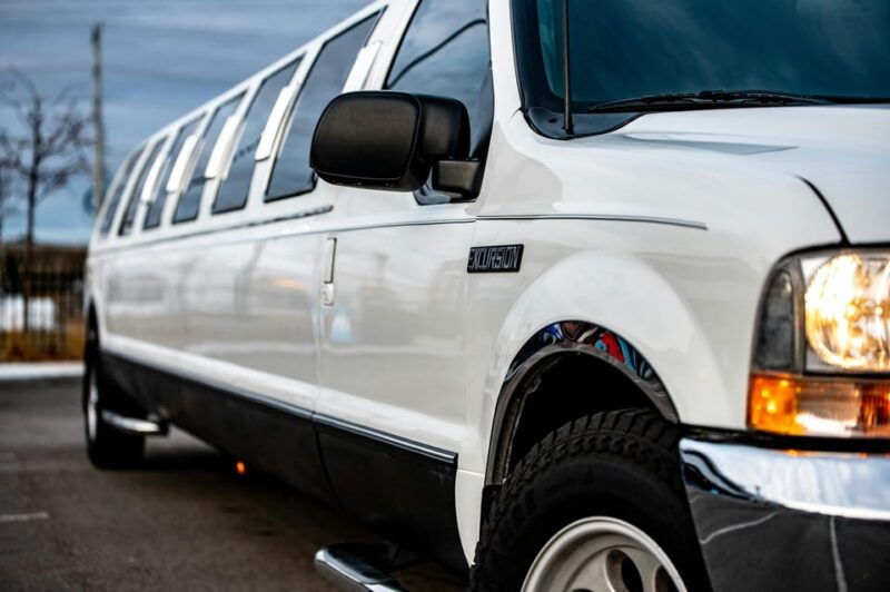 warsaw-highlights-hummer-limo-tour-3-or-5-hour