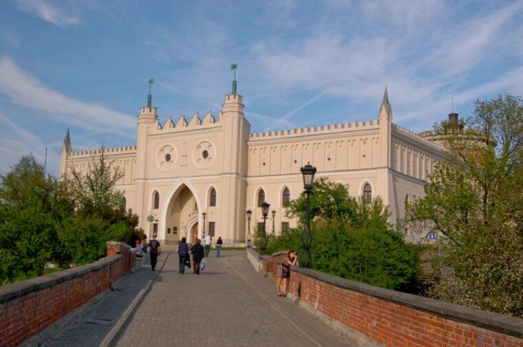 warsaw-majdanek-concentration-camp-lublin-day-trip-by-car